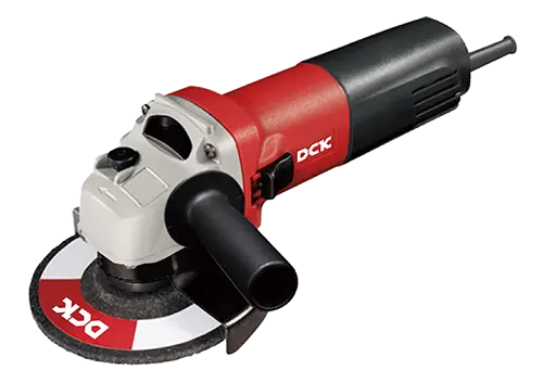 DCK AMOLADORA ANGULAR POTENCIA 850W DIAMETRO DEL DISCO 115MM ROSCA DEL EJE M14 PESO 1.8KG INCLUYE MANGO AUXILIAR, LLAVE, CARBONES 