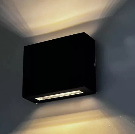 SUR APLIQUE BIDIRECCIONAL LED CHATO 8W 220V 123X85X30 MM BLANCO CALIDO