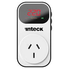 INTECK PROTECTOR DE TENSION REGULABLE AC220V, 10A, 2200W CON DISPLAY 